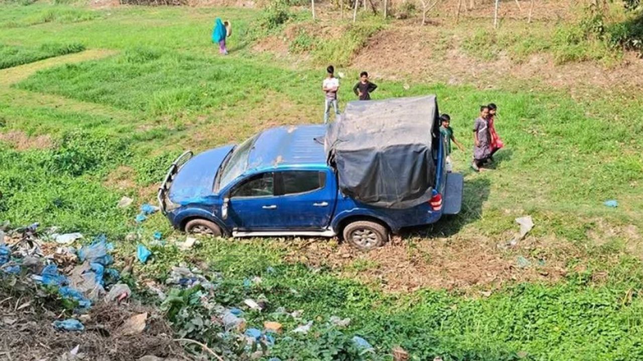 প্রতিমন্ত্রী জোনায়েদ সাকির প্রটোকলে যাওয়ার পথে পিকআপ উল্টে আহত ৮ পুলিশ