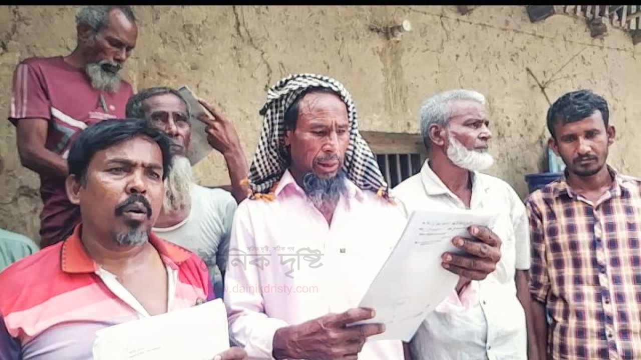 ভাঙচুর ও দখলের বিচার চেয়ে: ভুক্তভোগীর সংবাদ সম্মেলন