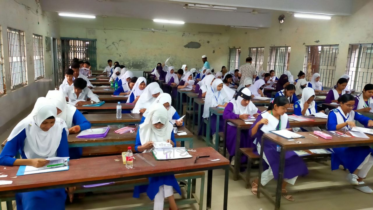 এসএসসি পরীক্ষায় ৫৮২ শিক্ষার্থী অনুপস্থিত, বহিষ্কৃত ১